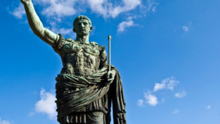 През цялата история много крале са натрупали огромно богатство често