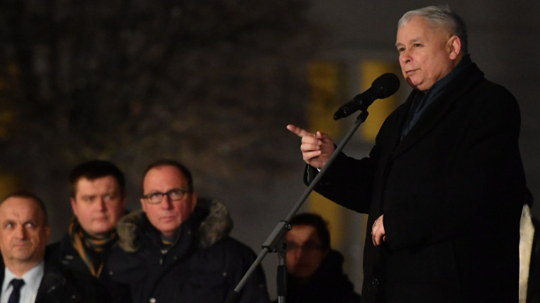 Влиятелният лидер на управляващите консерватори в Полша обвини враговете на