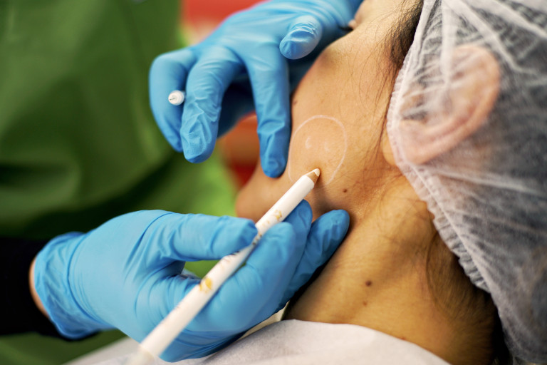  Поставянето на ботокс също е вид 