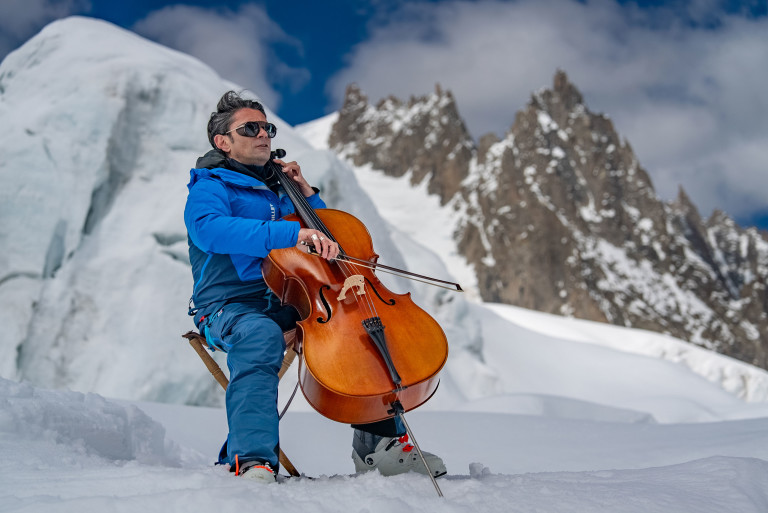 Капюсон свири на Монблан