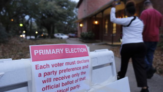 Бившият американски вицепрезидент Джо Байдън печели убедително първичните избори в