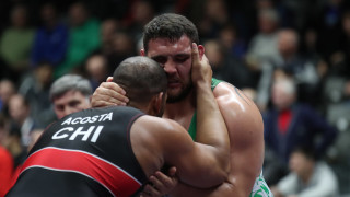 Националният състезател по борба Милослав Методиев и приятелите му Ради