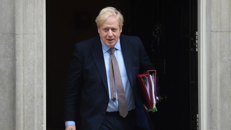 Премиерът на Великобритания Борис Джонсън обеща платен болничен от първия