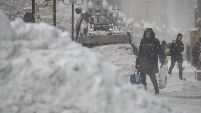 Рекорден снеговалеж падна в Москва тази сутрин, съобщава ТАСС.
По данни