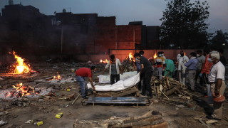 Индия която в момента преживява най тежкото избухване на COVID 19 в