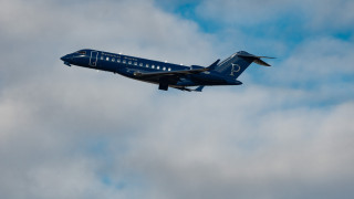 Американски разузнавателен самолет Bombardier кръжа часове над границата на Русия при Калининградска област