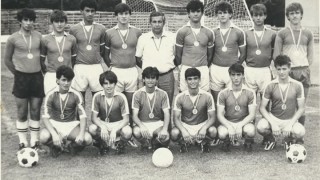 Днес на 83 годишна възраст почина легендарният треньор Илия Сърмов Това