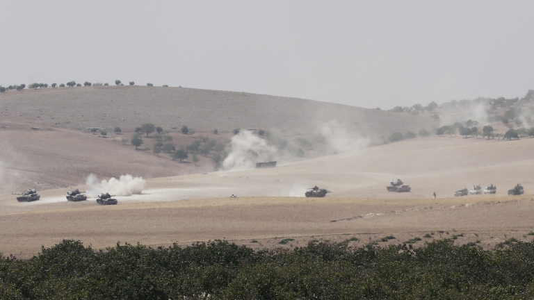 Турската армия навлезе в Сирия за удар срещу "Ислямска държава"