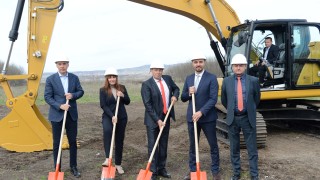 Компания в глобалната отбранителна индустрия International Armored Group IAG ще