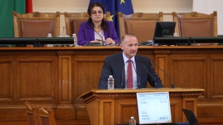 Енергийният министър Росен Христов се скара на депутатите Свършете си