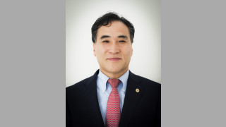 Международната полицейска организация Интерпол избра за президент южнокорееца Ким Йон ян