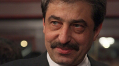 Цветан Василев оспорва в кипърски съд експертизата по КТБ