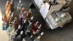 130 шишета алкохол с изтекъл бандерол иззе икономическа полиция от борса в Божурище
