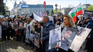 Протестиращи блокираха движението в района на Орлов мост в София