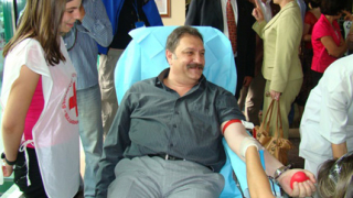 Министър Желев дари кръв
