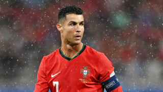 Суперзвездата на Португалия Кристиано Роналдо направи неприятно впечатление игнорирайки младия