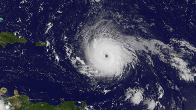 Ураганът Ирма се превръща в най-мощният ураган, записан някога в