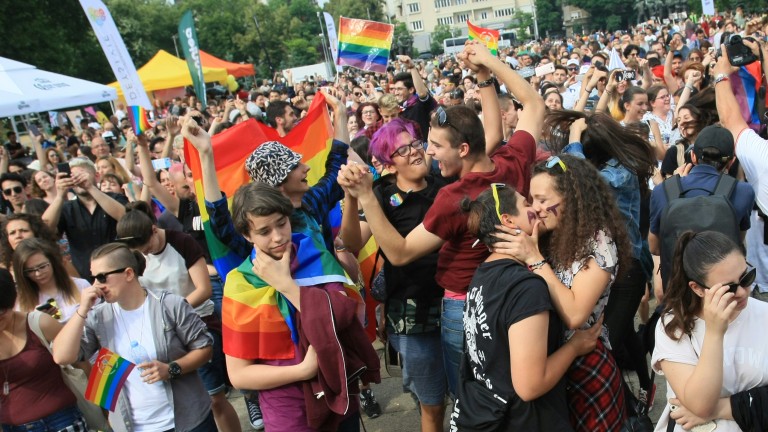 ВМРО иска забрана на гей паради във всички общини в България!