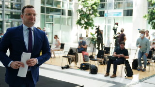 Германия започва задължителни тестове за завръщащи се от рискови региони