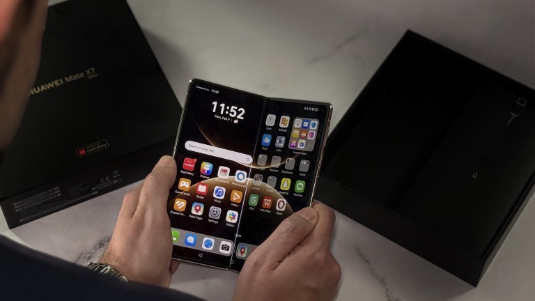 Huawei Mate X7: Три флагмана в един