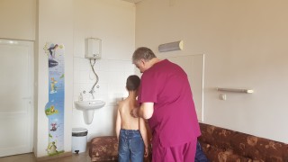 Лекари от столичната болница Пирогов преглеждат безплатно деца в Хасково