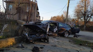 Петима души пострадаха при тежка катастрофа в Кюстендил съобщи Нова