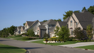 След година на трескаво купуване на жилища, “лудостта” напуска пазара на имоти в САЩ