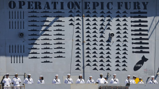 Самолетоносачът USS Abraham Lincoln се върна в САЩ с десетки отметки за поразени ирански цели