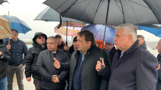 Шишков ще пробва да пусне 7 км скоростен път в Ботевградско до половин година