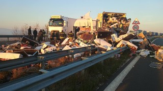 Катастрофа между два тира затвори АМ Марица в посока Турция предаде