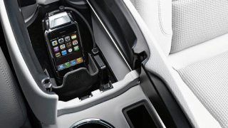Mercedes-Benz влиза в симбиоза с iPhone