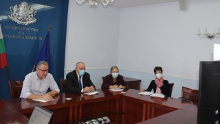 Обмислят спиране на плановите операции и прием в болници в цялата страна