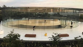Apple показа новия си дом и най-модерните си джаджи