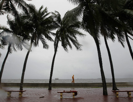 Тайфунът "Фитоу" потопи цяла провинция