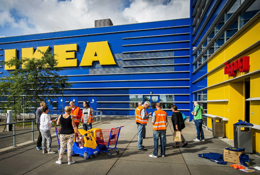 Къде Ikea увеличава заплатите на служителите си