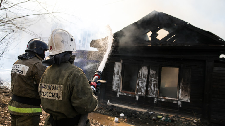 11 загинали при пожар в старчески дом в Русия