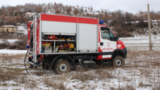 Пожари бушуваха с часове днес в хисарските села Кръстевич Беловица