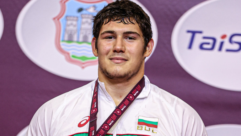 J'ai bien fait! Alan Dzabiev remporte la médaille de bronze pour la Bulgarie à l'Euro 2024 ! J'ai bien fait! Alan Dzabiev remporte la médaille de bronze pour la Bulgarie à l'Euro 2024 !