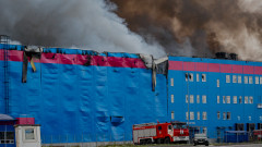 Голям пожар гори в склад край Москва
