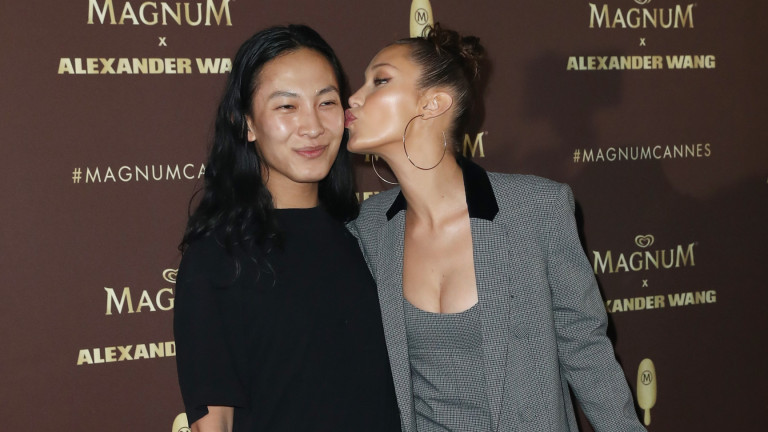 Александър Уанг пуска специални презервативи