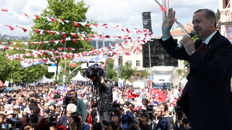 Очакват 3,5 млн. души на митинг в Истанбул на всички парламентарни партии