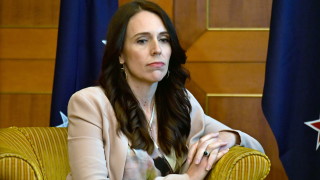 Нова Зеландия забрани полуавтоматичните оръжия пише Гардиън 28 годишният австралиец Брентън