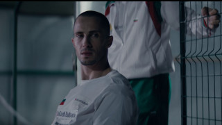 ПРЕДИ ПУКАНКИТЕ Времетраене 2 часа
Режисьор Ники Илиев
В главните роли Наум Шопов Леарт