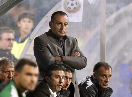 Първо в Topsport.bg: Мадански сменя Петев?