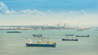 Революционната гвардия на Иран насилствено конфискува търговски кораб в международни