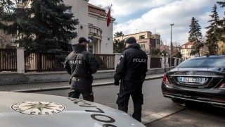 Властите в съседна Турция са задържали четирима души за които