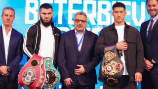 Абсолютният световен шампион в полутежка категория Артур Бетербиев предизвика