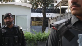 Пакистан затвори въздушното си пространство за индийски авиокомпании Освен това Исламабад