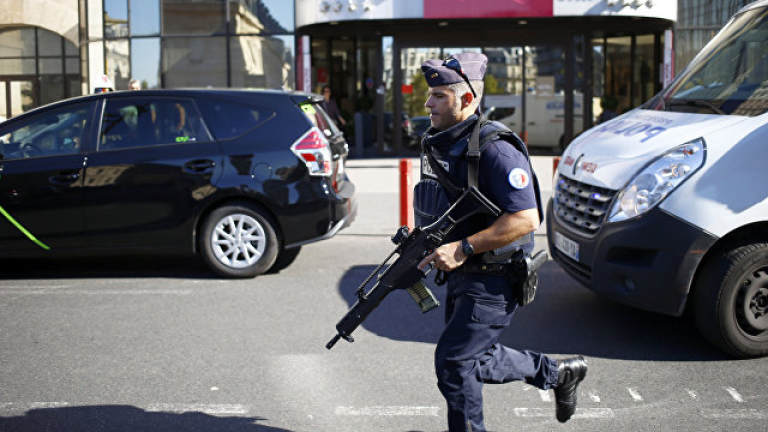 Фалшив терористичен сигнал затвори централна част в Париж