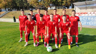 10 играчи от школата на ЦСКА получиха възможност да тренират